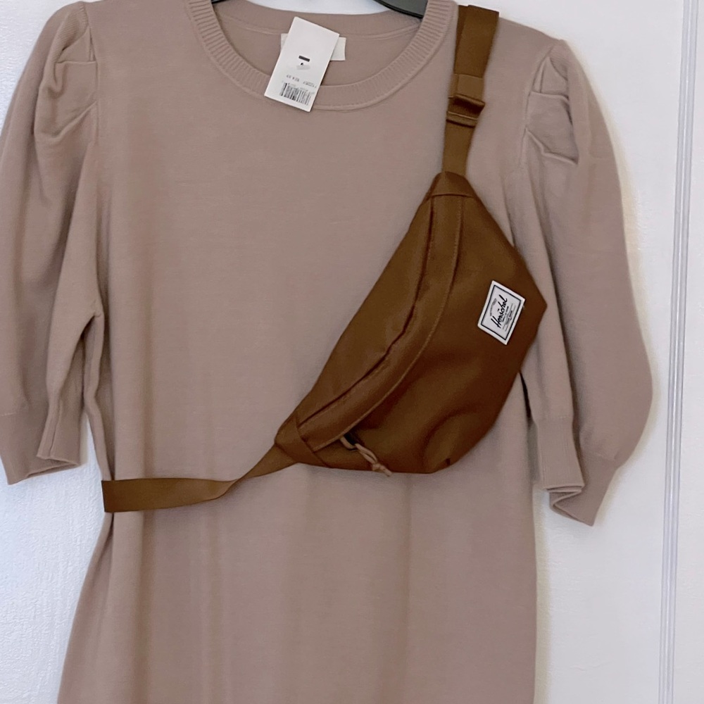 NWT puff sleeve neutral sweater
